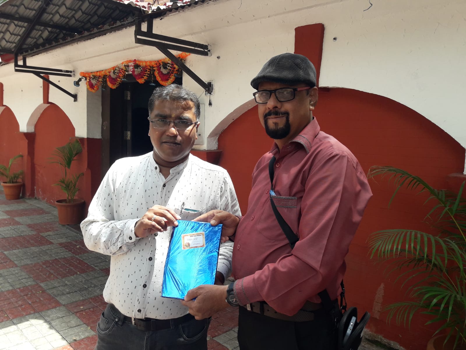 मातृभाषा डॉट कॉम द्वारा महावीर जयंती पर आयोजित कविता प्रतियोगिता में महू के धीरेन्द्र जोशी विजेता