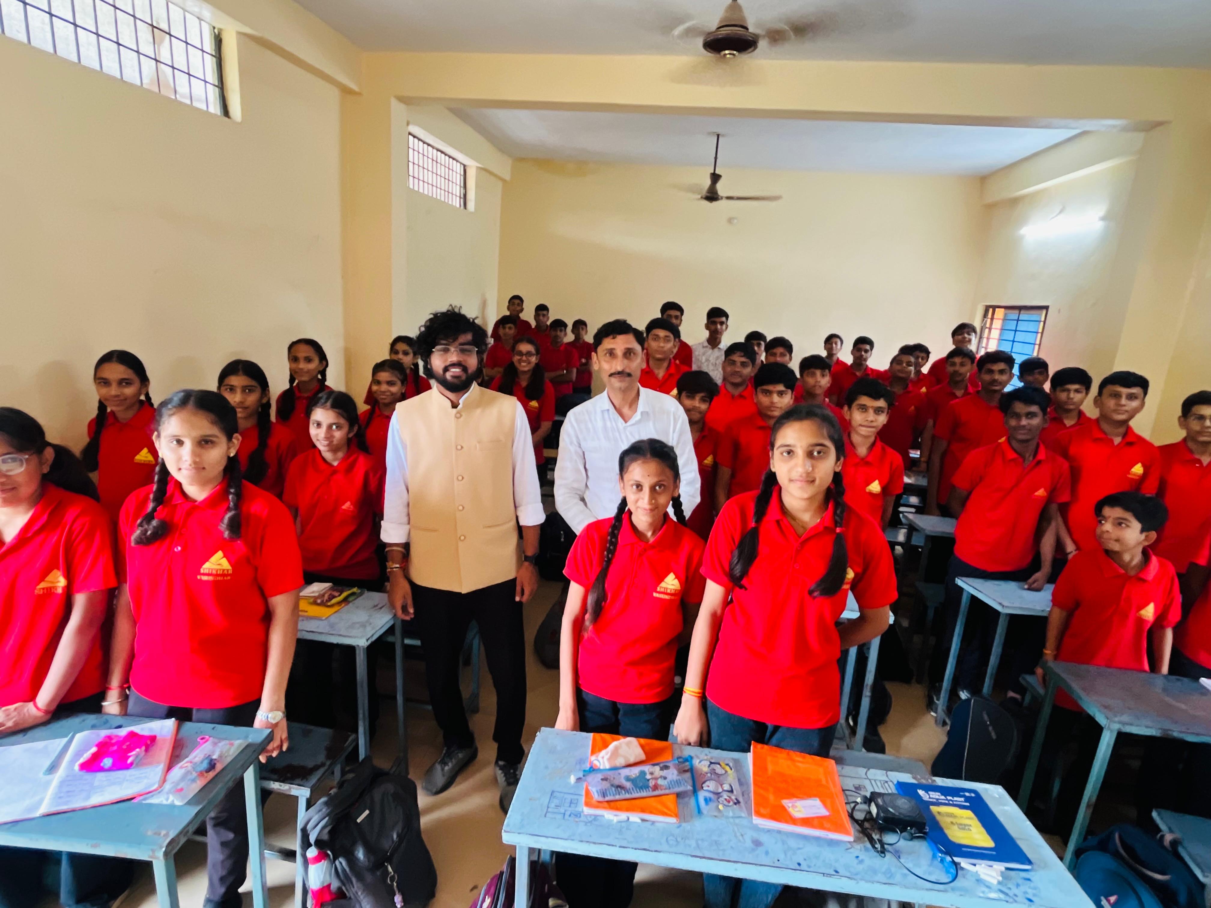 हिन्दी महोत्सव में चलाया हस्ताक्षर बदलो अभियान