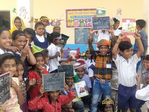 नयापुरा स्कूल में आयोजित बाल मेले में कागज के खिलौने,भेल पुरी रहें आर्कषण का केंद्र